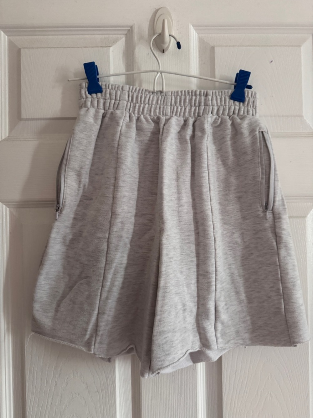 Light Gray Elastic Waist Zipper Pocket Shorts